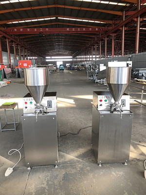 誠達(dá)蝦滑塞肉機與雞肉滑定量灌裝設(shè)備 精準(zhǔn)克數(shù)控制背后的機械研發(fā)創(chuàng)新